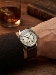 Read more about the article Reclaiming the Rational Beauty of the 1930s: When Bauhaus Met the Sector Dial